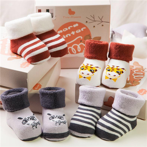 Bán Set 4 đôi tất sơ sinh cao cổ cho bé (0-12M)
