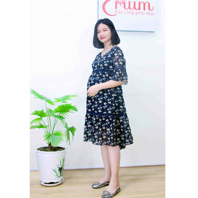 Đầm bầu von cổ tim phối ren đen Emum
