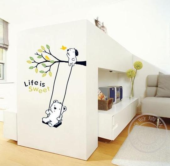 Tranh dán tường gấu trắng xích đu
