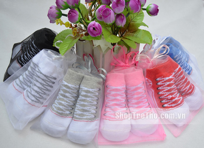 Tất hình đôi giày Converse cho bé