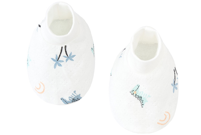 Bao chân có cổ Lullaby NH611P (trắng in BT)