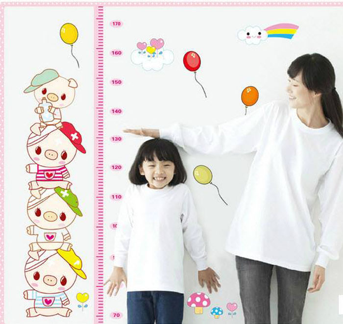 Tranh dán thước đo chiều cao gia đình Heo ngộ nghĩnh