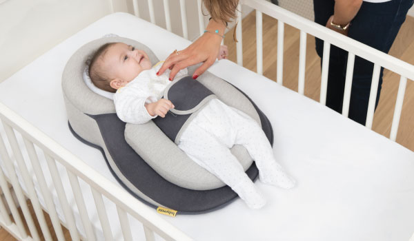 Đệm ngủ đúng tư thế có đai BabyMoov Plus BM16170