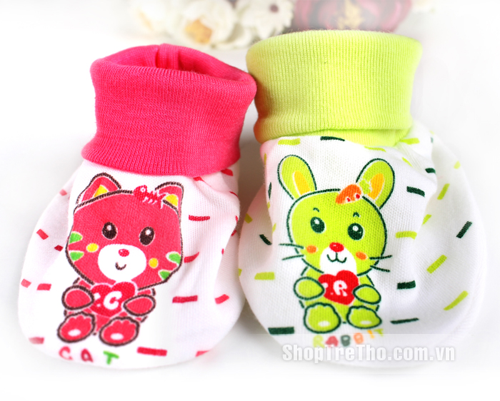 Bộ mũ bao chân tay và yếm Thái