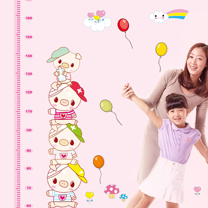 Tranh dán thước đo chiều cao gia đình Heo ngộ nghĩnh