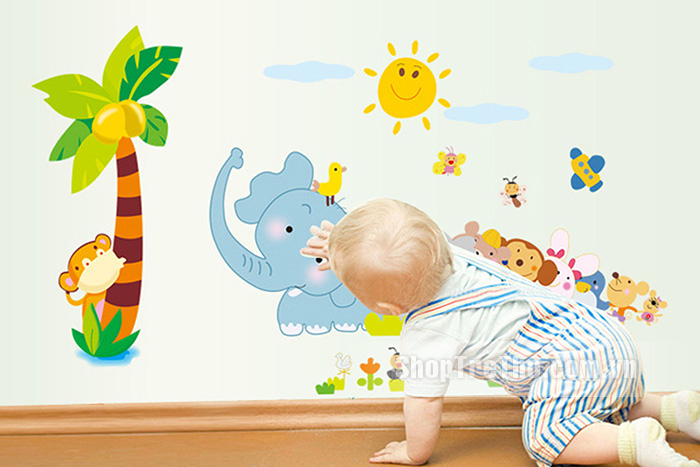 Tranh dán tường thú ngộ nghĩnh chơi đùa M003